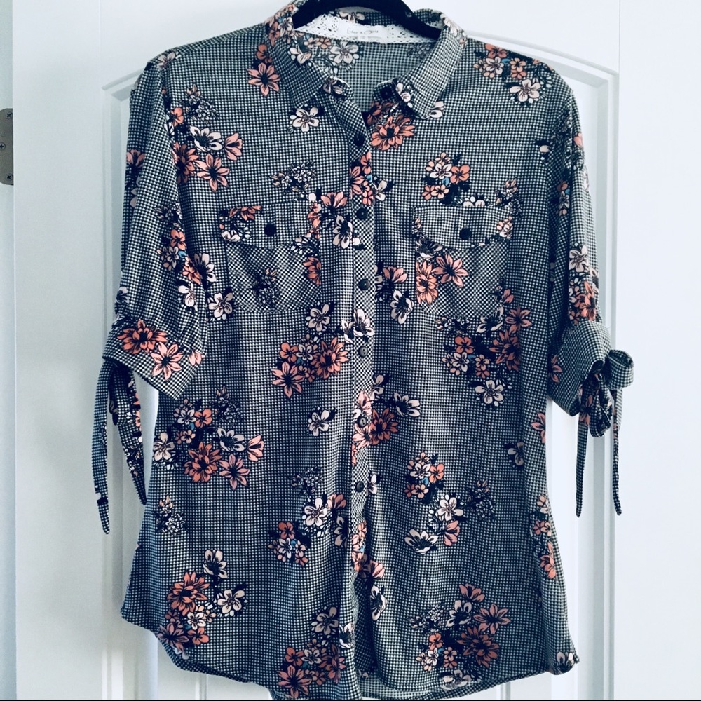 Eden And Olivia Checked Floral Blouse